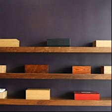 Humidor wall of V Cut.